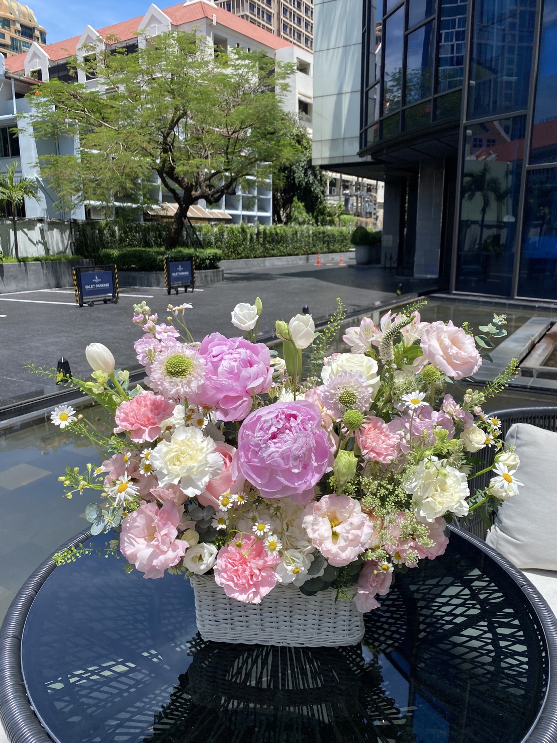 ตะกร้าพีโอนี โทนชมพูขาว